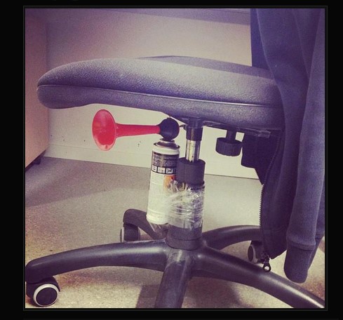 Офисный юмор. С добрым утром, коллега!